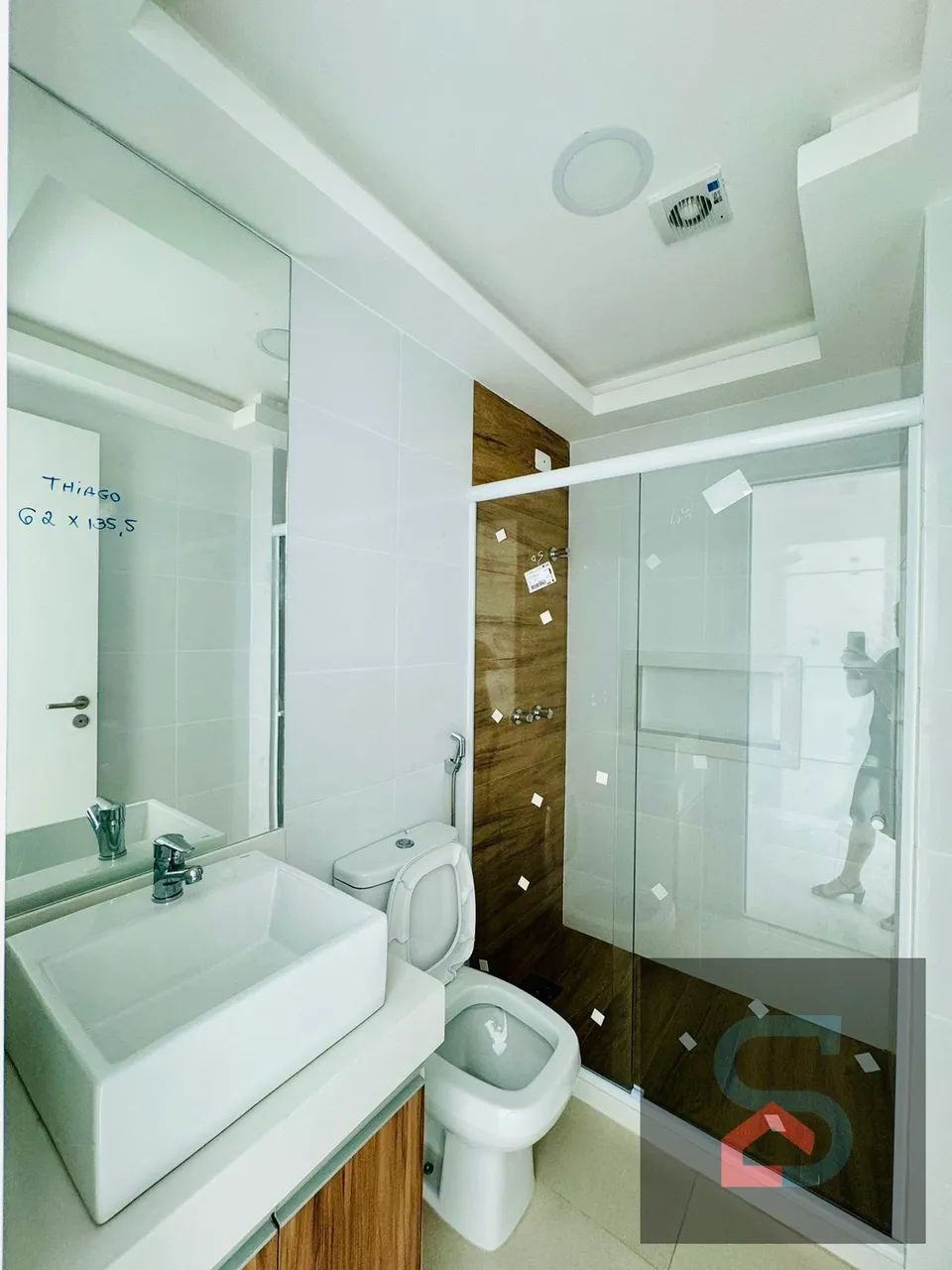 Compre Cobertura com 3 Quartos, 2 Vagas a 100 metros da Praia do Forte e com 178M² em Cent - Foto 5