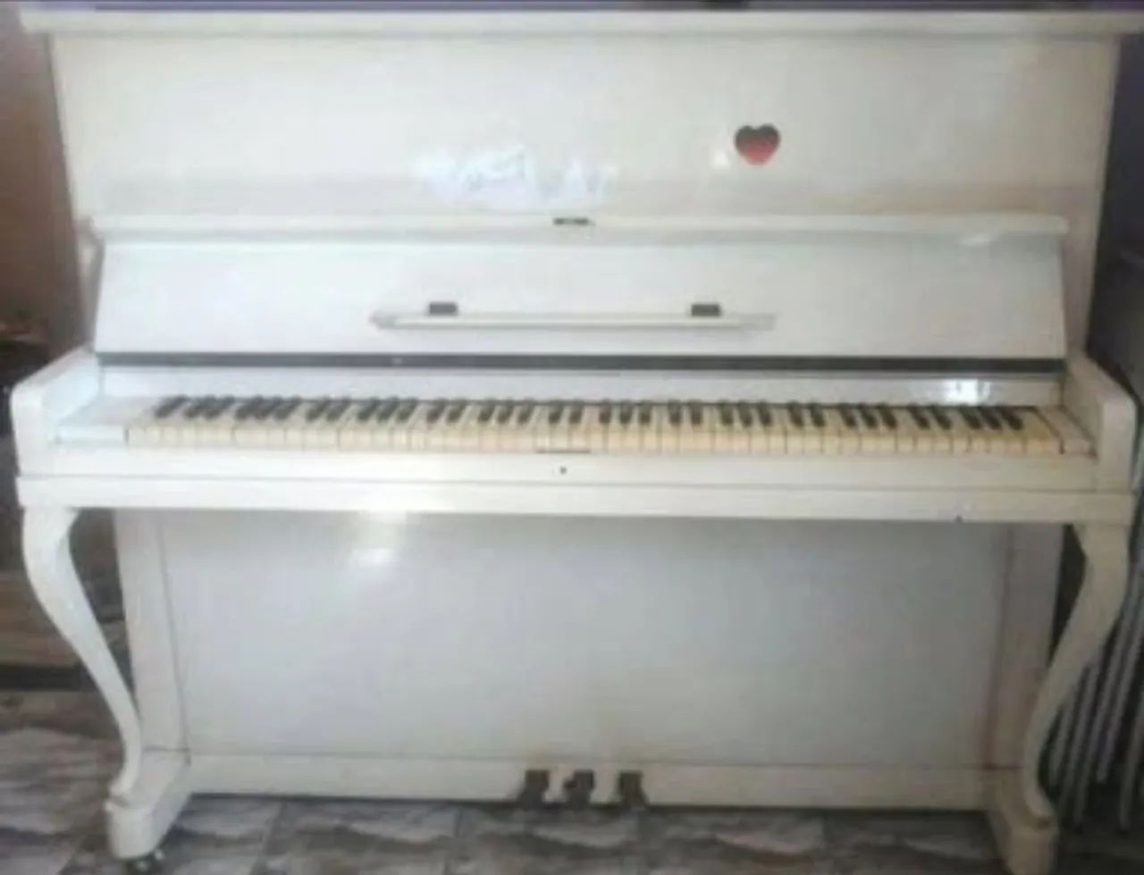 Piano acústico 