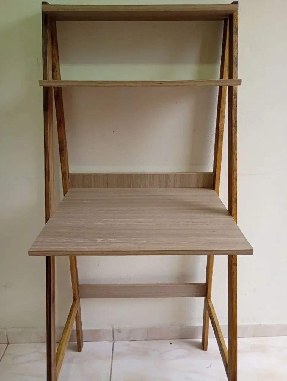 Escrivaninha madeira e mdf