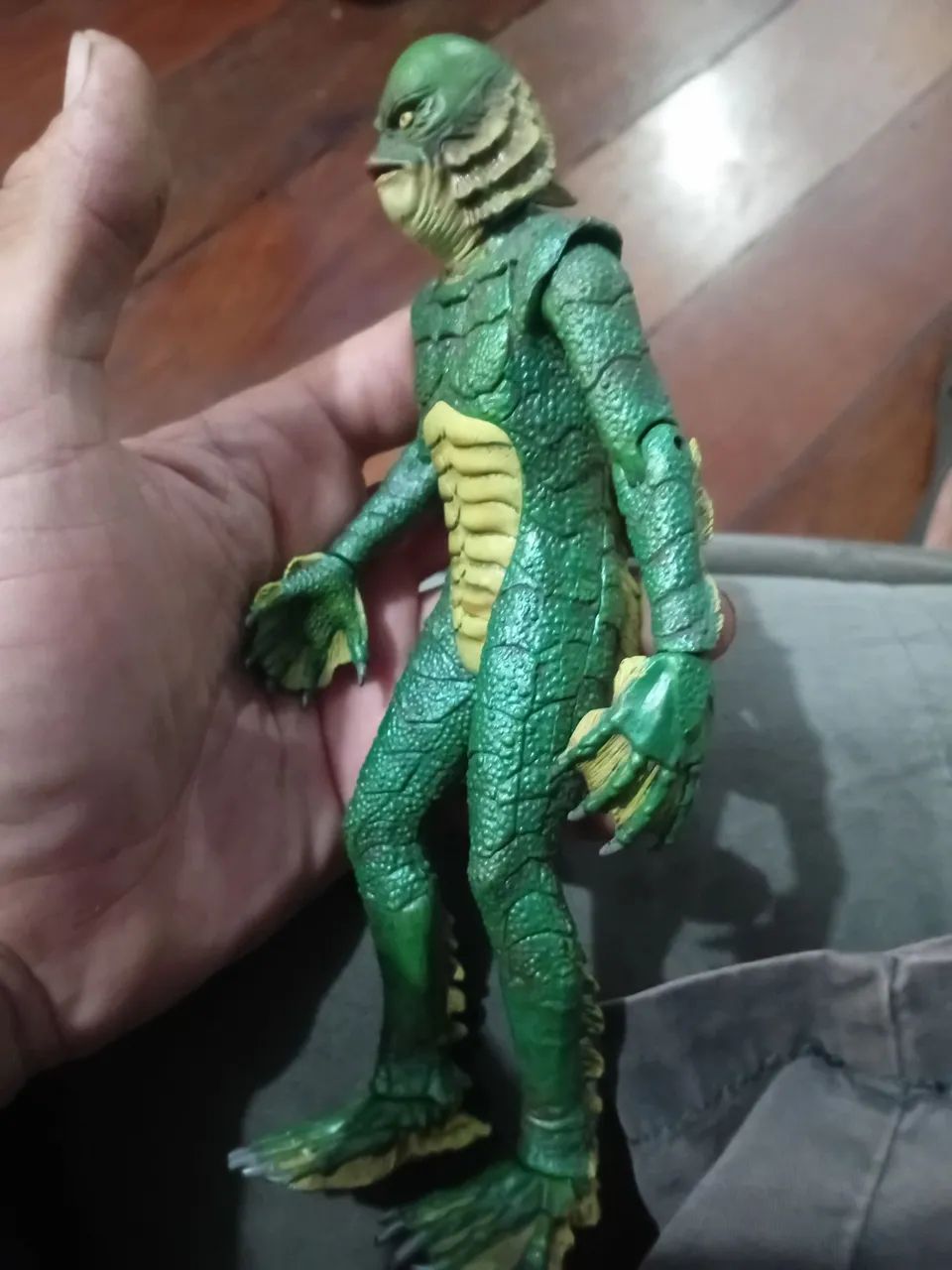 BONECO o monstro da lagoa negra  - Foto 4