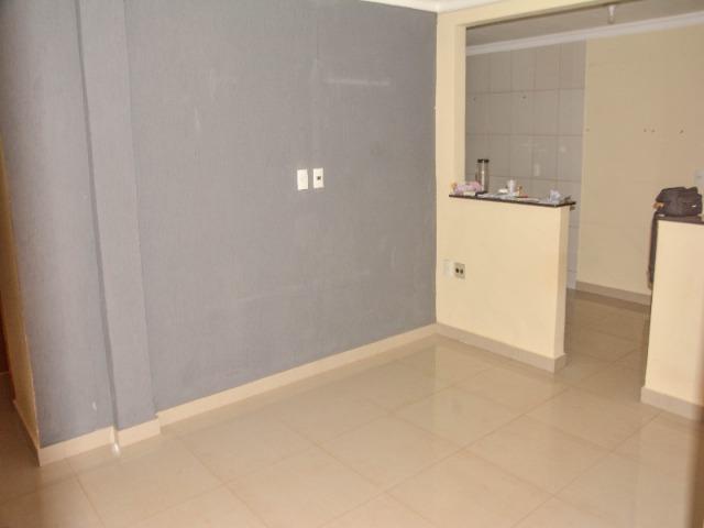 Vendo Ótima casa na QR 215 de Santa Maria - DF - Foto 3