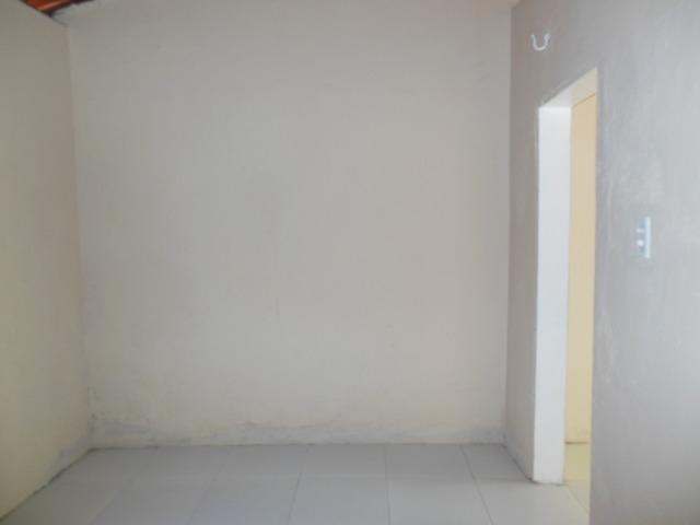 Casa com 1 Quarto para Alugar, 25 m² por R$ 400/Mês - Foto 2