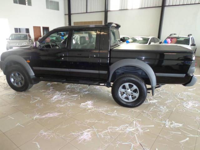 Mitsubishi L200 Outdoor OUTDOOR 2.5 HPE MECANICA 4X4 - Foto 2