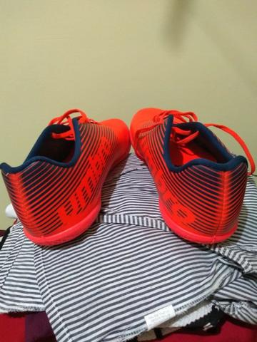 Vendo chuteira futsal nova - Foto 3