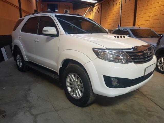 Hilux SW4 SRV 7 Lugares 4x4 automatica Diesel - Foto 5