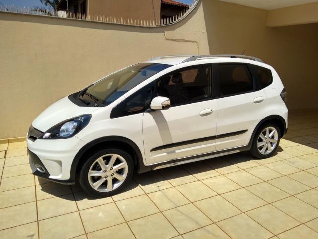 Vendo Fit Twist 13/13 branco, placa A, excelente estado baixa KM Londrina - Foto 4