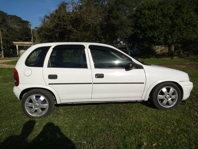 Corsa Hatch - Foto 10