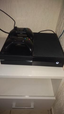 Xbox one 500gb e 2 controle - Foto 2