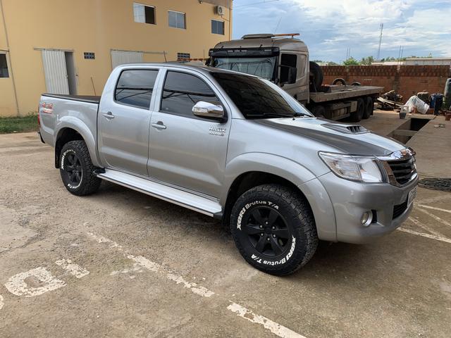 Hilux SRV 4x4 Automática 15/15 - Foto 2