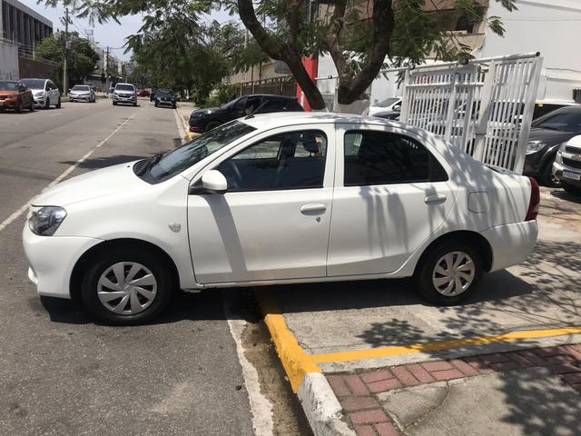 Etios sedan - Foto 4