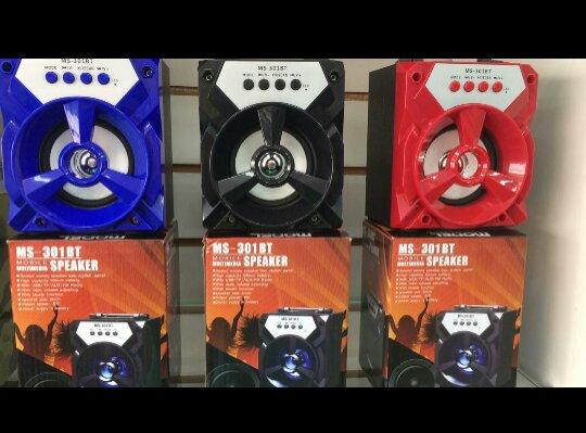 Caixas de som JBL Q3 lindas com bluetooth, pen driver, cartão de memória, Muito potente!