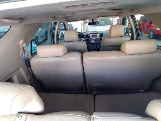 Hilux sw4 srv D4 4x4 3.0 TDI 7 Lugares - Foto 11