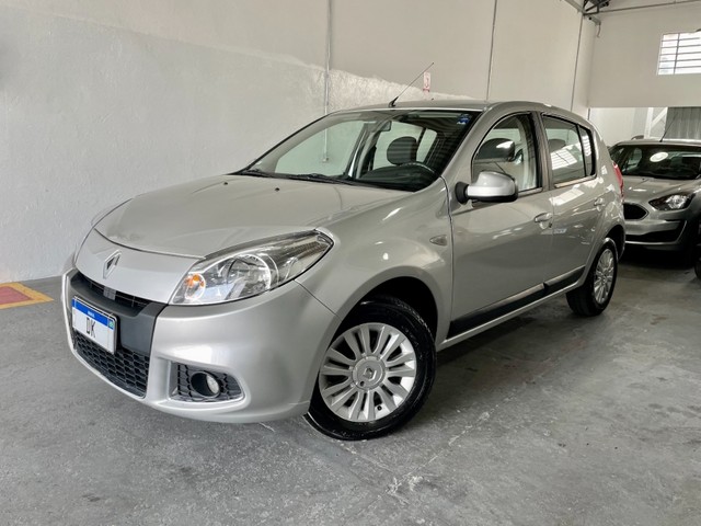 RENAULT SANDERO 1.6 PRIVILEGE 4P