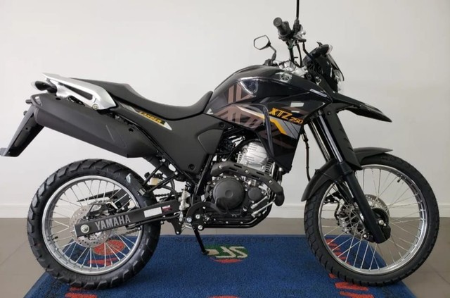 MOTOCICLETA YAMAHA XTZ