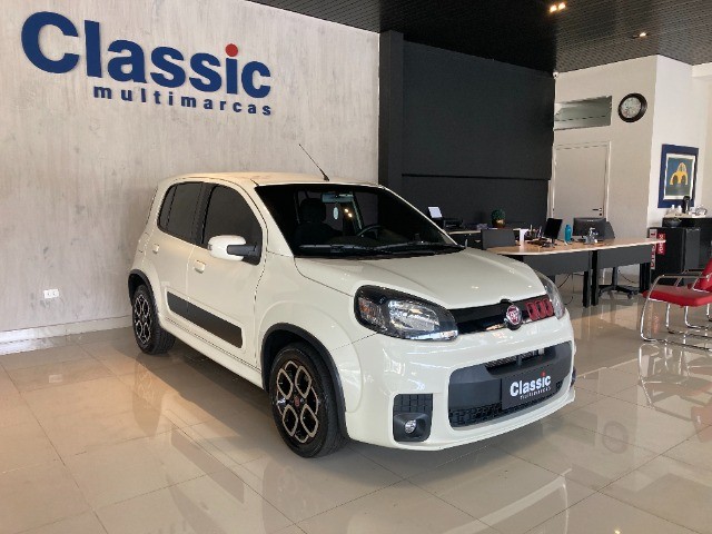 UNO SPORTING 1.4 AUTOMATIZADO 2015