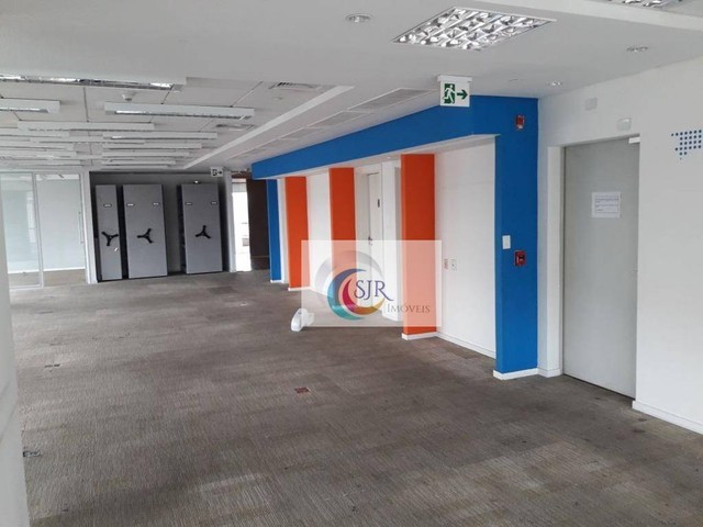 Sala comercial de 300,00m² com divisórias, piso elevado, ar condicionado central e 10 vaga - Foto 5