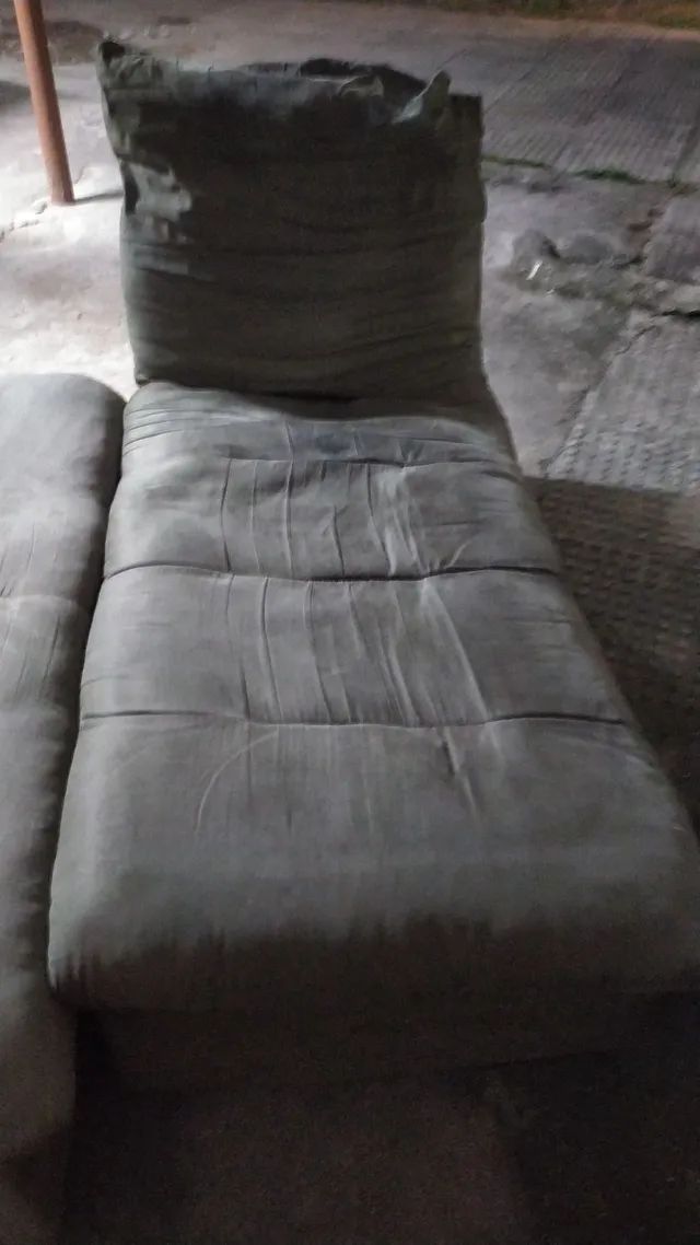 Vendo essa sofá,preço 100