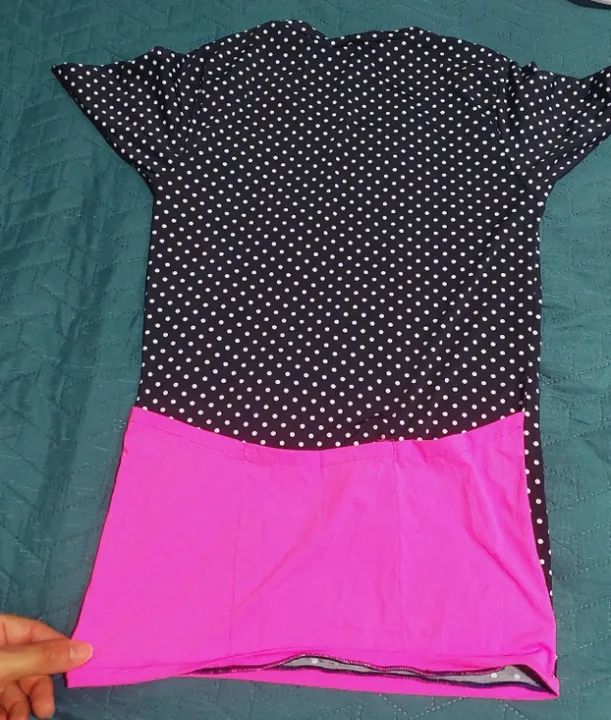 JERSEY TAMANHO M PONYTAIL  FPS30 PRETO COM POÁ E ROSA - Foto 4