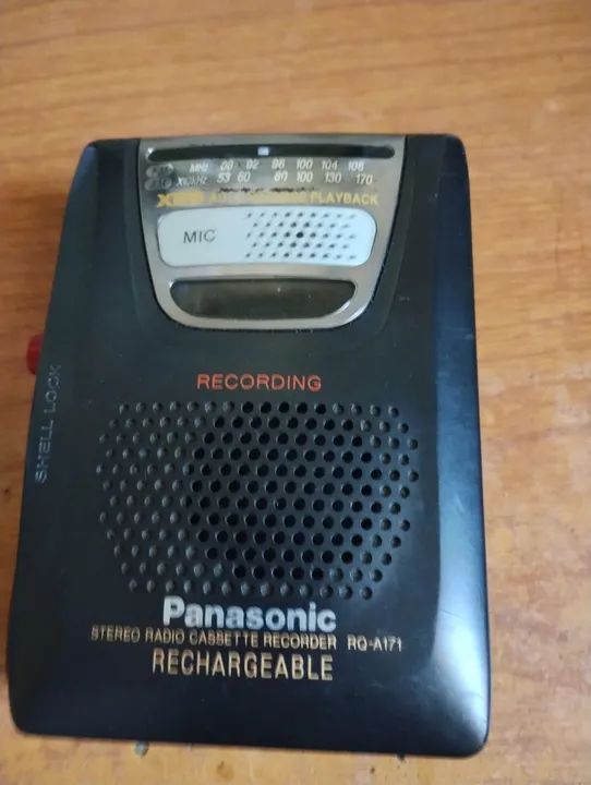Walkman Rádio Gravador de Cassete Panasonic RQ-A171 com alto-falante na porta - Foto 3