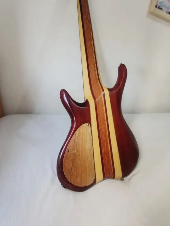 CONTRA BAIXO MGBASS DESERT 6 CORDAS CAPTAÇÃO E CIRCUITOS EMG