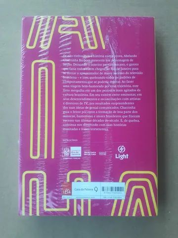 Livro Chacrinha a Biografia - Foto 2