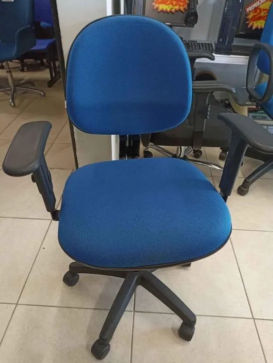 Cadeira para Escritório Azul com Rodinhas Apoio de braço Confortável Grande Quantidade - Foto 4