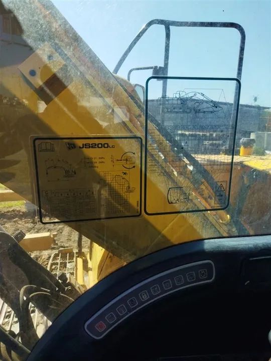 Escavadeira JCB JS200LC ano 2011 c/ 11.000 horas - Foto 4