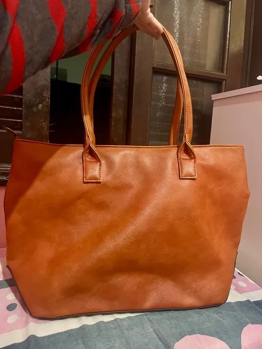 Bolsa de Ombro Laranja em Couro Sintético - Foto 2
