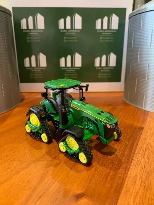 Miniatura de trator John Deere 8RX 1/64 - Foto 5