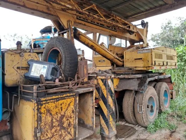 guindaste  randon modelo RK 20 para 18 tons sobre chassis scania - Foto 4