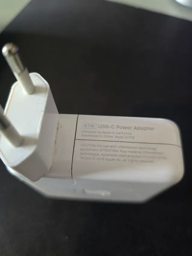 Adaptador(fonte) usb-c 61 watts para macbook 