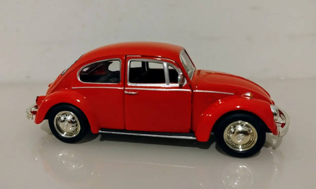 Volkswagen Fusca Vermelho - Miniatura de Metal