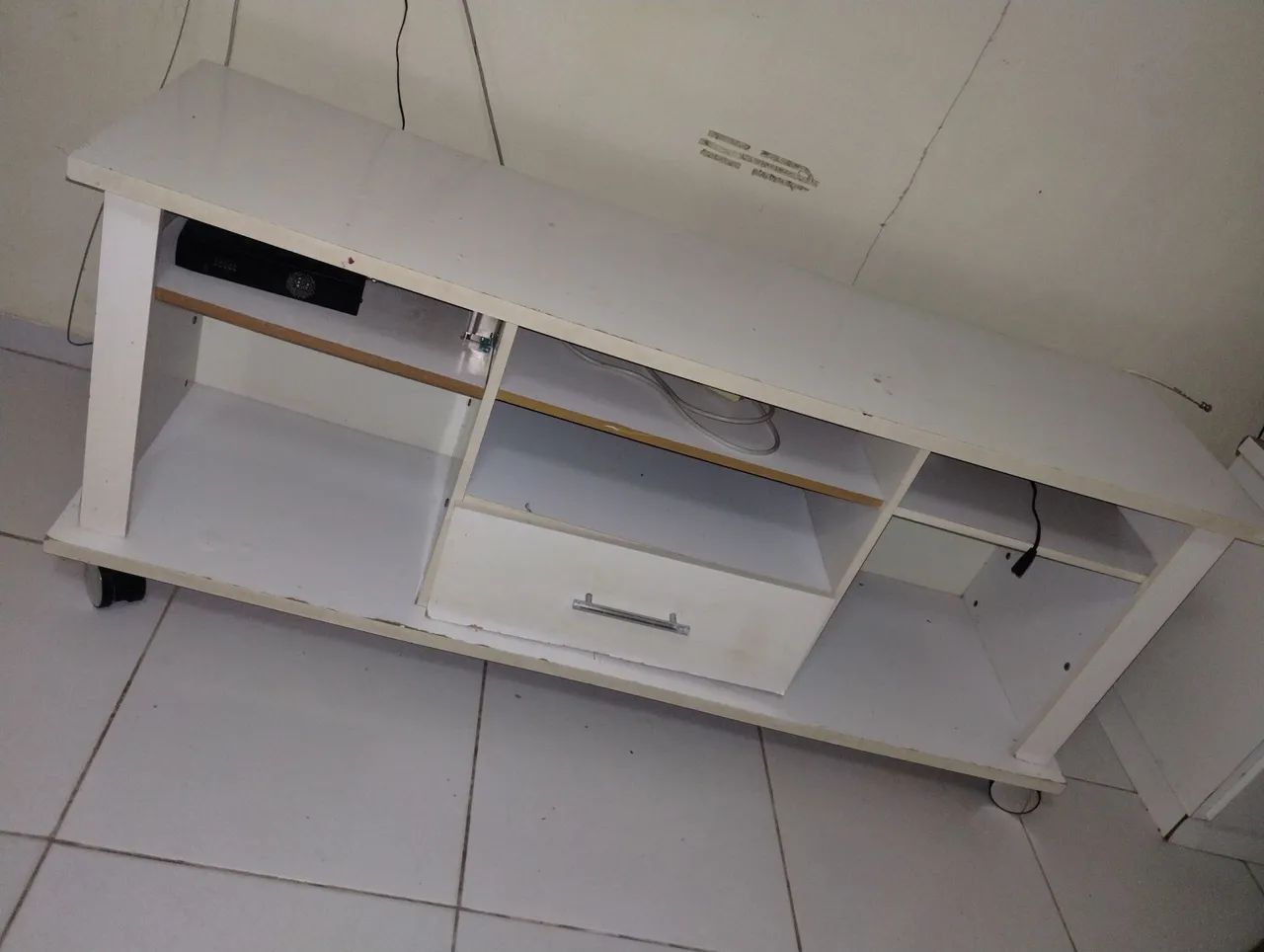 Rack TV Branco com Gaveta e Rodinhas