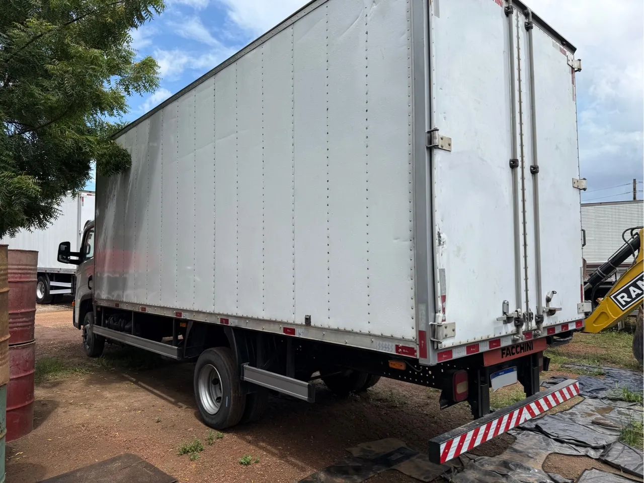 Vw 9-170, 2021, baixa km, completo, bau 6.20m piso ferro, extra - Foto 4