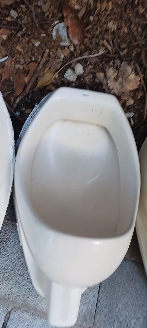 4 Urinol de Porcelana Deca - Usados /// R$250,00 cada  - Foto 3