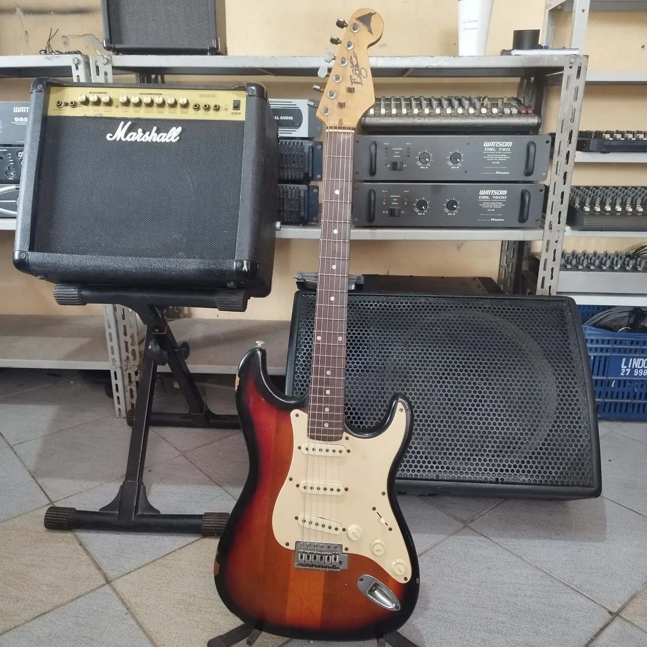 Guitarra Eagle (com marcas de uso) vendo ou troco