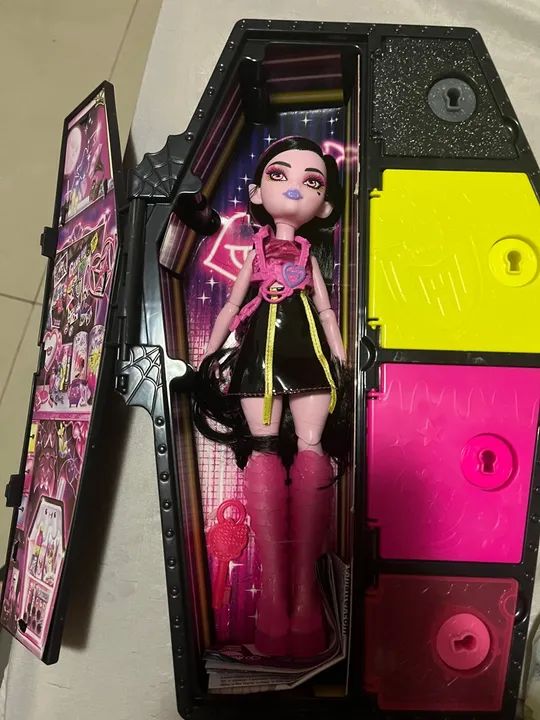 Boneca Monster High Draculaura Neon Frights - Completa