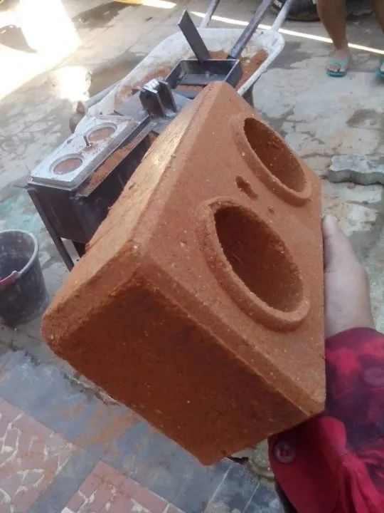 Máquina de Tijolo Ecológico 12,5 x 25cm - Foto 6