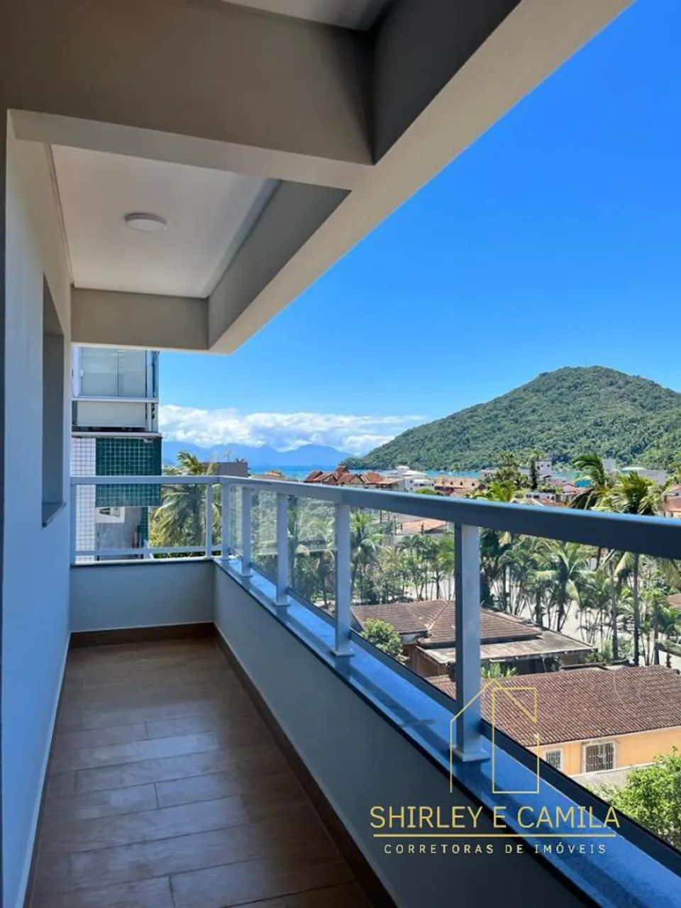 Apartamento à venda com 2 dormitórios no Itaguá, Ubatuba - SP com varanda gourmet