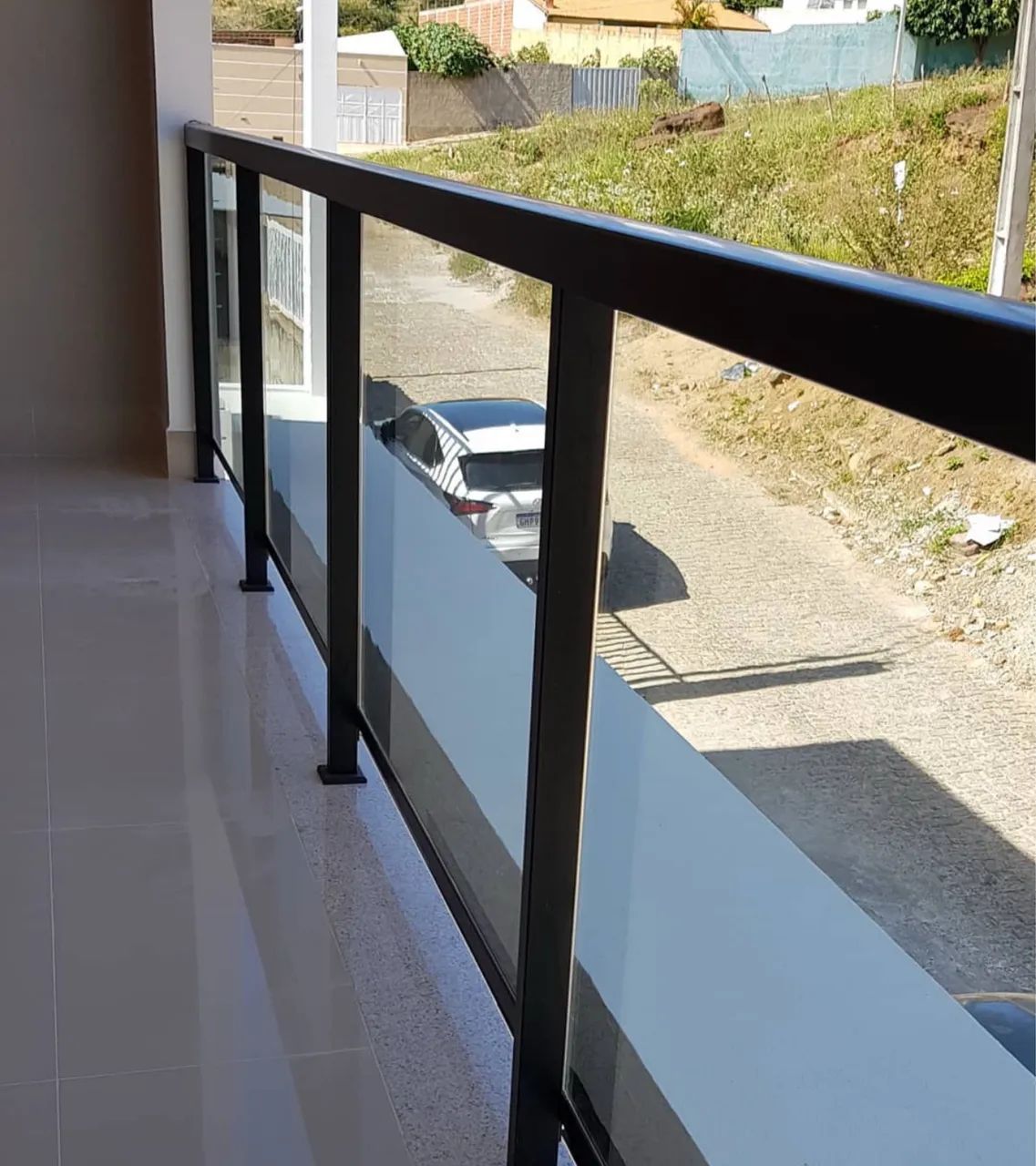 Guarda corpo em alumínio e vidro. Diversos modelos! - Foto 4