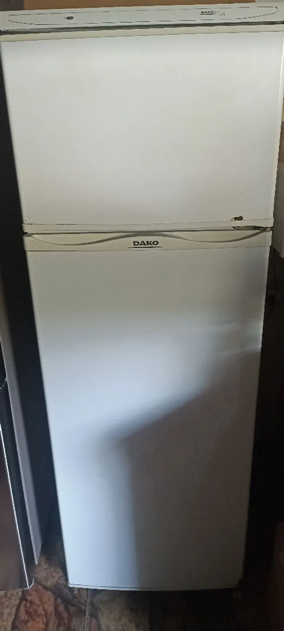 Geladeira Dako 175L