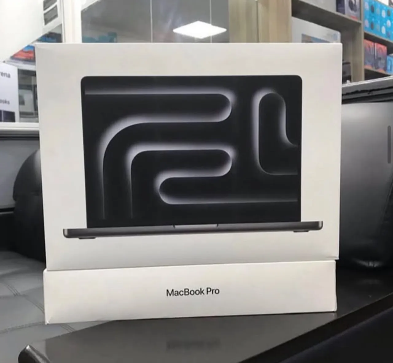 Macbook M4 Pro 16GB / 512GB SSD - GARANTIA APPLE DE UM ANO !
