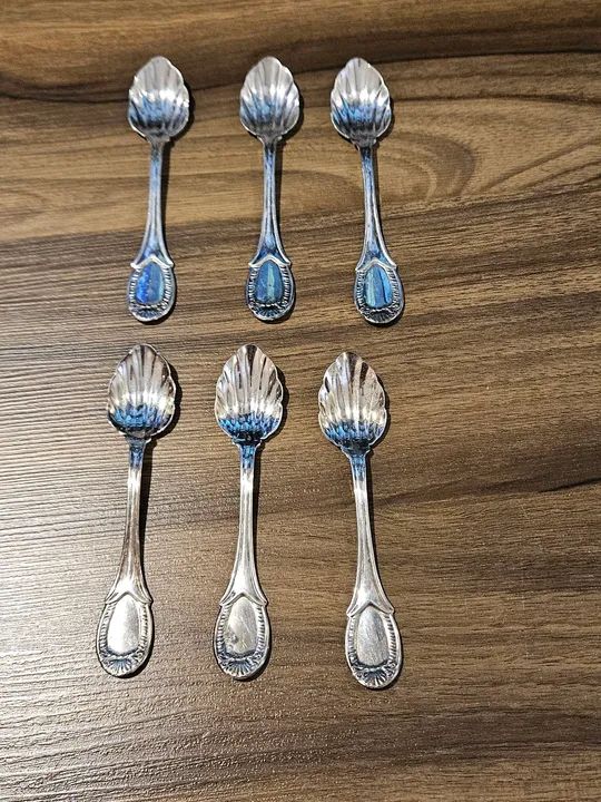 Xícara de café em prata com colheres de prata  - Foto 5