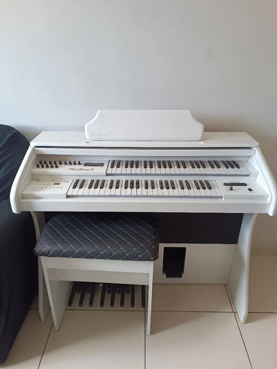 Órgão Eletrônico Rohnes RS 49