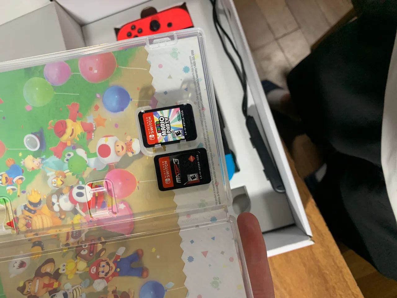 Nintendo switch com caixa mais dois jogos  - Foto 2