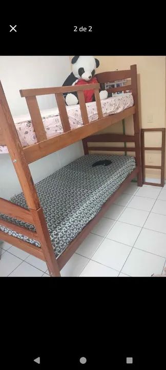 Beliche de madeira em ótimo estado