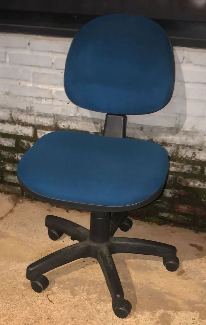 Cadeira giratoria simples 