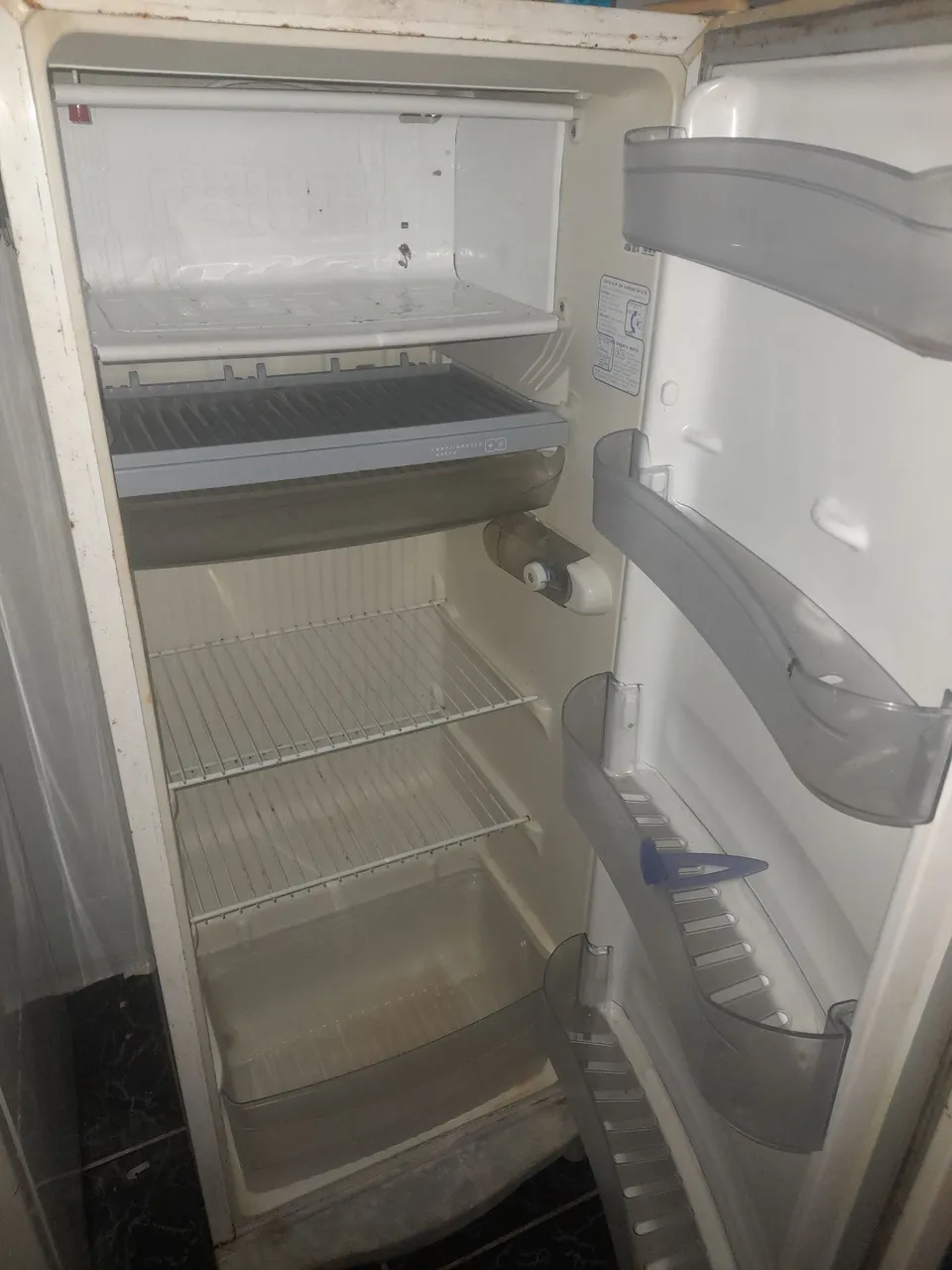 Geladeira usada em bom estado