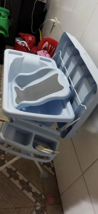 Banheira e carrinho de bebê 