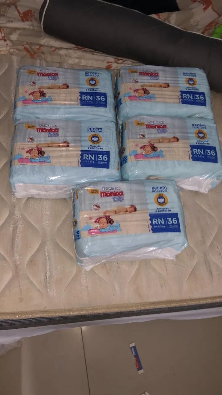 5 pacotes com 36 unidades fraldas RN 